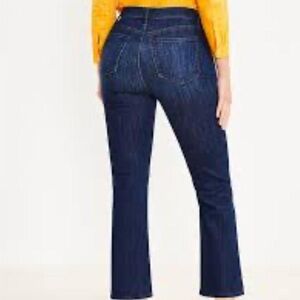 Women’s loft curvy crop jeans size 31/12 dark wash in light new condition